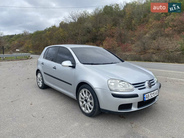 Фольксваген Гольф 2005 у Ямпіль на Automoto.ua Сірий Фольксваген Гольф, об'ємом двигуна 1.6 л та пробігом 266 тис. км за 5750 $, фото 2 на Automoto.ua