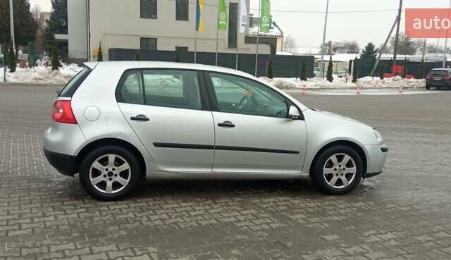 Сірий Фольксваген Гольф, об'ємом двигуна 1.4 л та пробігом 200 тис. км за 3999 $, фото 25 на Automoto.ua