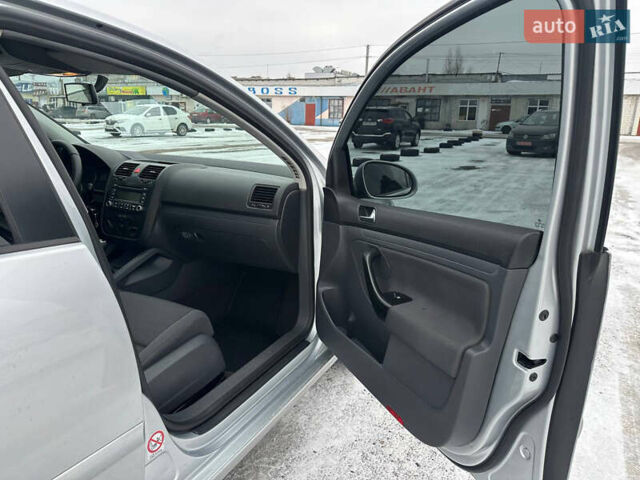 Серый Фольксваген Гольф, объемом двигателя 1.6 л и пробегом 227 тыс. км за 5900 $, фото 11 на Automoto.ua