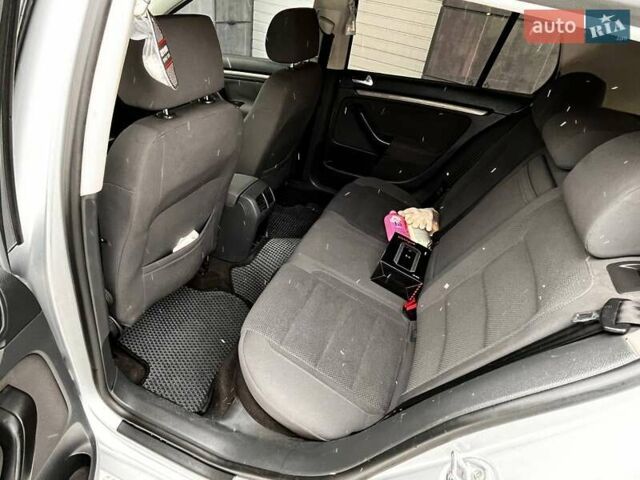 Сірий Фольксваген Гольф, об'ємом двигуна 1.6 л та пробігом 292 тис. км за 5900 $, фото 19 на Automoto.ua