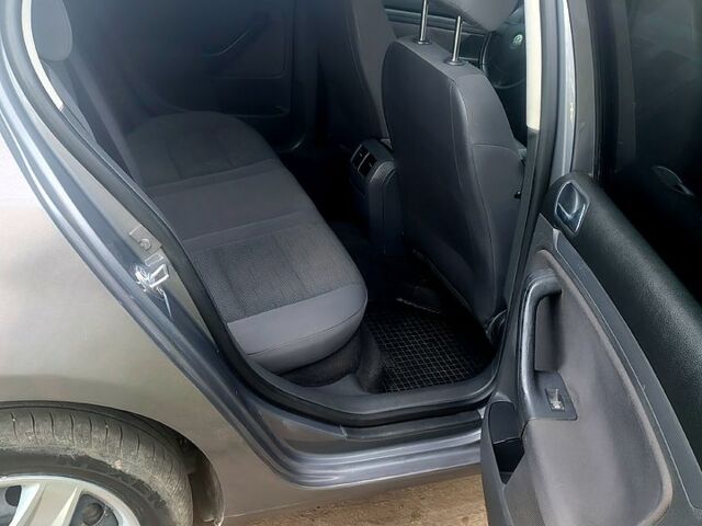 Сірий Фольксваген Гольф, об'ємом двигуна 1.4 л та пробігом 235 тис. км за 4950 $, фото 9 на Automoto.ua