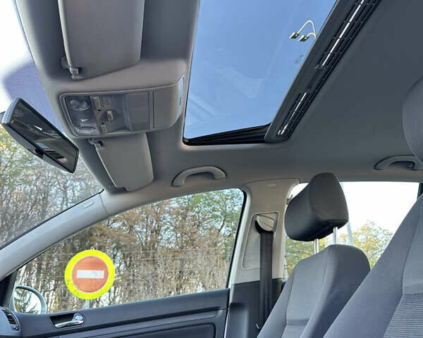 Серый Фольксваген Гольф, объемом двигателя 1.4 л и пробегом 202 тыс. км за 5600 $, фото 52 на Automoto.ua