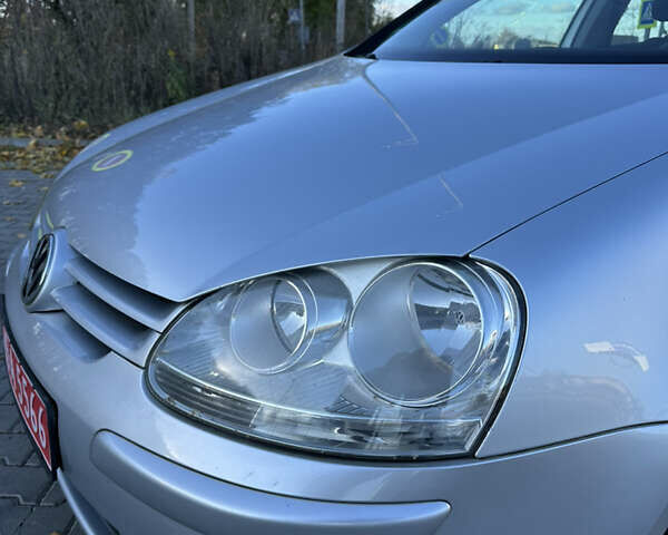 Серый Фольксваген Гольф, объемом двигателя 1.4 л и пробегом 202 тыс. км за 5600 $, фото 24 на Automoto.ua