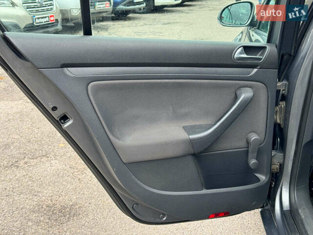 Серый Фольксваген Гольф, объемом двигателя 1.4 л и пробегом 271 тыс. км за 5190 $, фото 15 на Automoto.ua