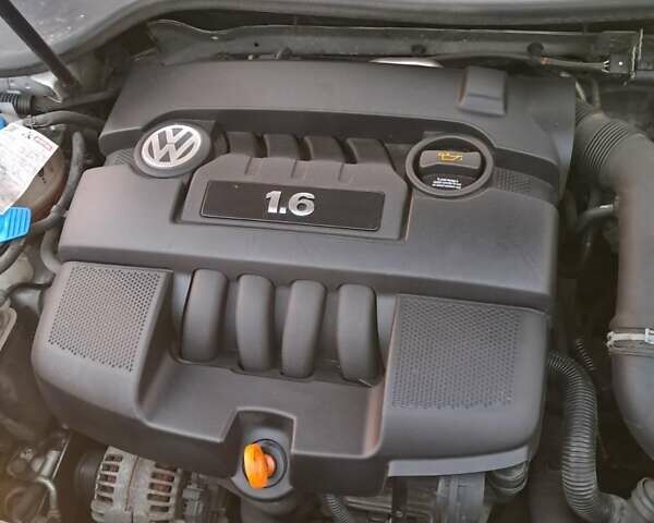 Сірий Фольксваген Гольф, об'ємом двигуна 1.6 л та пробігом 244 тис. км за 5599 $, фото 10 на Automoto.ua