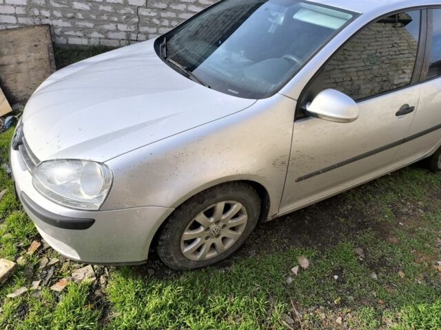 Серый Фольксваген Гольф, объемом двигателя 1.4 л и пробегом 200 тыс. км за 5500 $, фото 2 на Automoto.ua