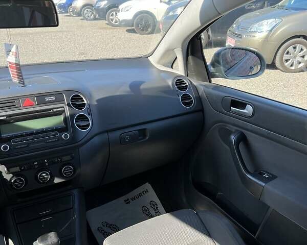 Серый Фольксваген Гольф, объемом двигателя 1.97 л и пробегом 217 тыс. км за 6800 $, фото 15 на Automoto.ua