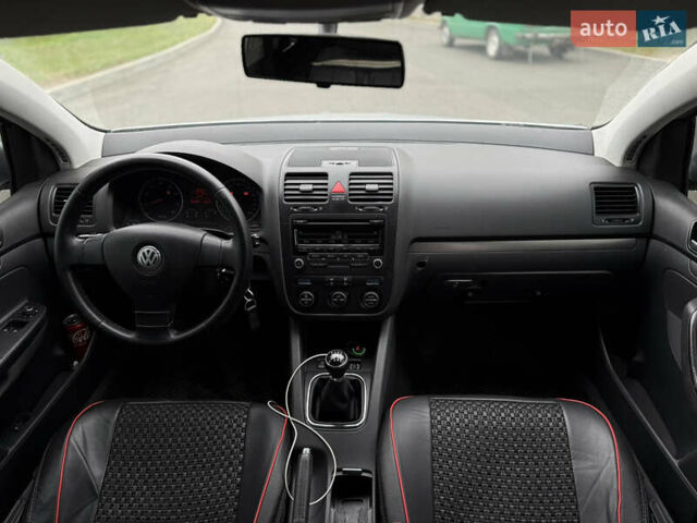 Серый Фольксваген Гольф, объемом двигателя 1.98 л и пробегом 251 тыс. км за 5400 $, фото 12 на Automoto.ua