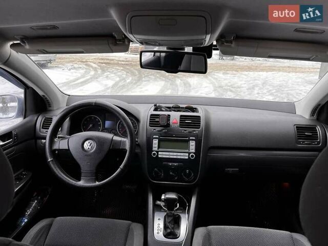 Сірий Фольксваген Гольф, об'ємом двигуна 1.6 л та пробігом 292 тис. км за 5900 $, фото 24 на Automoto.ua