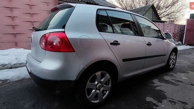 Серый Фольксваген Гольф, объемом двигателя 1.6 л и пробегом 273 тыс. км за 5200 $, фото 1 на Automoto.ua