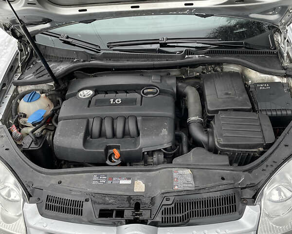 Сірий Фольксваген Гольф, об'ємом двигуна 1.6 л та пробігом 240 тис. км за 4700 $, фото 14 на Automoto.ua