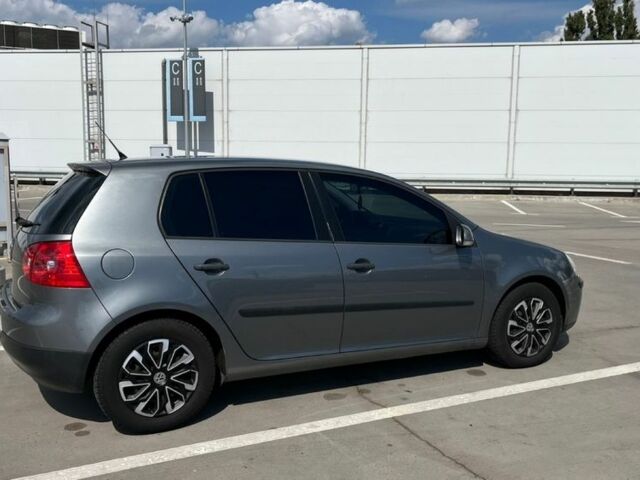 Серый Фольксваген Гольф, объемом двигателя 1.4 л и пробегом 258 тыс. км за 5500 $, фото 5 на Automoto.ua