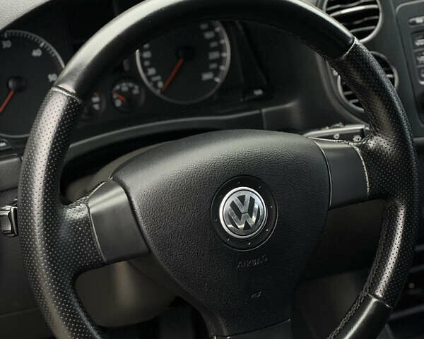 Сірий Фольксваген Гольф, об'ємом двигуна 1.97 л та пробігом 325 тис. км за 6500 $, фото 16 на Automoto.ua