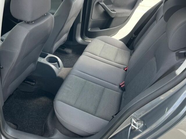 Серый Фольксваген Гольф, объемом двигателя 1.4 л и пробегом 258 тыс. км за 5500 $, фото 7 на Automoto.ua