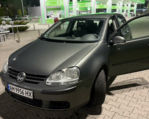 Серый Фольксваген Гольф, объемом двигателя 1.4 л и пробегом 273 тыс. км за 5200 $, фото 2 на Automoto.ua