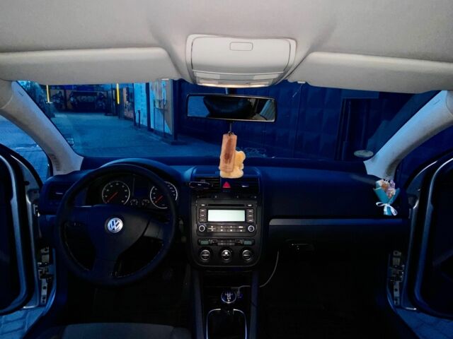 Серый Фольксваген Гольф, объемом двигателя 1.4 л и пробегом 245 тыс. км за 5200 $, фото 18 на Automoto.ua