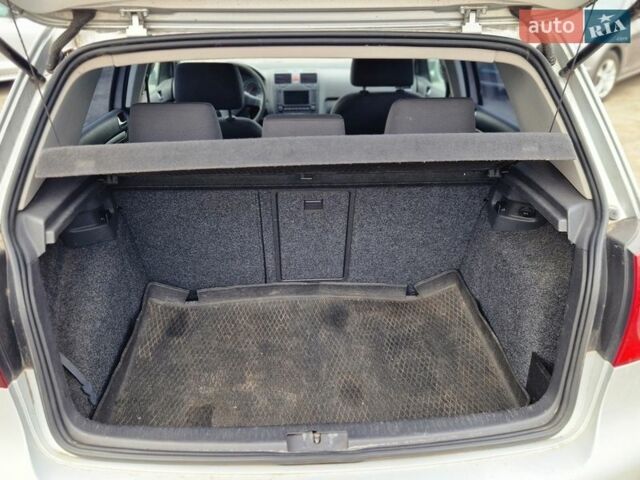 Серый Фольксваген Гольф, объемом двигателя 1.98 л и пробегом 208 тыс. км за 4150 $, фото 25 на Automoto.ua