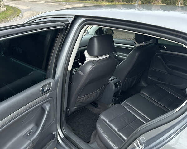 Серый Фольксваген Гольф, объемом двигателя 1.6 л и пробегом 202 тыс. км за 6300 $, фото 8 на Automoto.ua