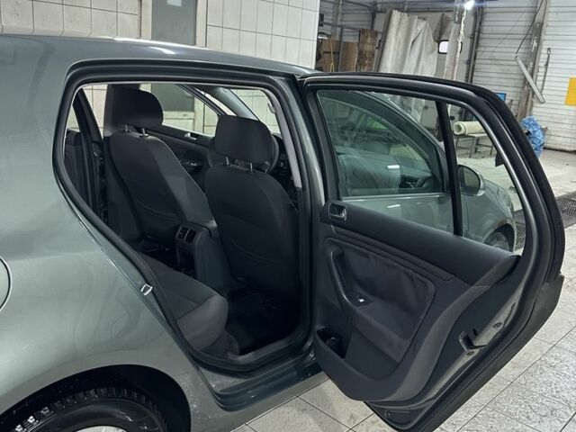 Серый Фольксваген Гольф, объемом двигателя 1.9 л и пробегом 300 тыс. км за 3200 $, фото 8 на Automoto.ua