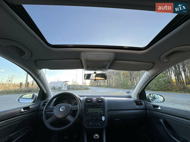 Серый Фольксваген Гольф, объемом двигателя 1.4 л и пробегом 202 тыс. км за 5600 $, фото 59 на Automoto.ua