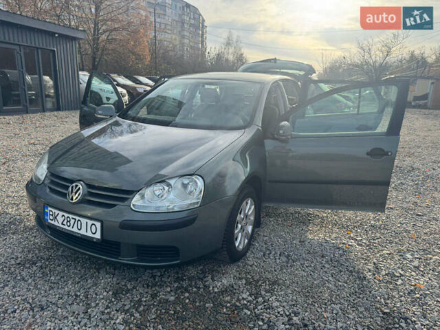 Серый Фольксваген Гольф, объемом двигателя 1.6 л и пробегом 180 тыс. км за 5900 $, фото 58 на Automoto.ua