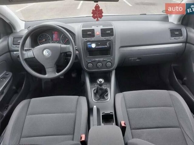 Сірий Фольксваген Гольф, об'ємом двигуна 1.6 л та пробігом 257 тис. км за 6200 $, фото 16 на Automoto.ua