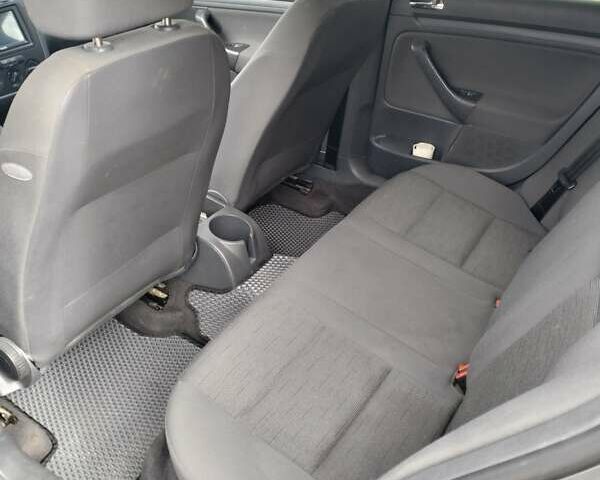 Серый Фольксваген Гольф, объемом двигателя 1.39 л и пробегом 290 тыс. км за 4799 $, фото 5 на Automoto.ua