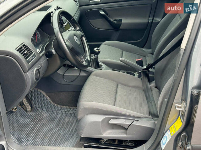 Серый Фольксваген Гольф, объемом двигателя 1.4 л и пробегом 271 тыс. км за 5190 $, фото 12 на Automoto.ua