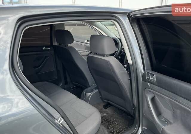 Серый Фольксваген Гольф, объемом двигателя 1.4 л и пробегом 255 тыс. км за 5500 $, фото 13 на Automoto.ua