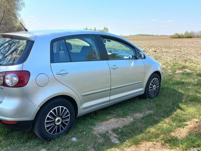 Серый Фольксваген Гольф, объемом двигателя 1.6 л и пробегом 350 тыс. км за 5309 $, фото 2 на Automoto.ua