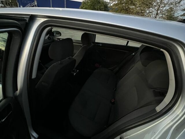 Серый Фольксваген Гольф, объемом двигателя 1.9 л и пробегом 330 тыс. км за 3300 $, фото 5 на Automoto.ua