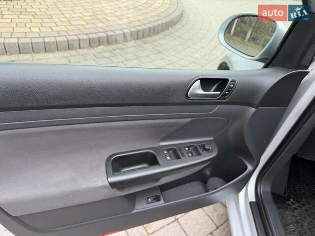 Серый Фольксваген Гольф, объемом двигателя 1.6 л и пробегом 247 тыс. км за 6800 $, фото 7 на Automoto.ua