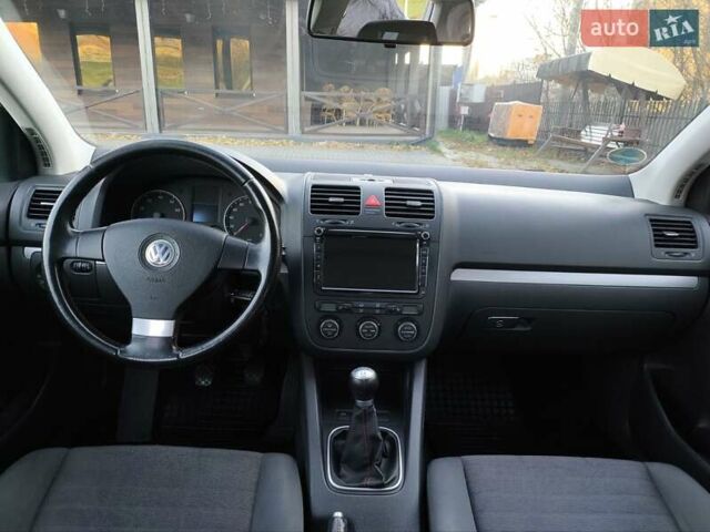 Серый Фольксваген Гольф, объемом двигателя 1.39 л и пробегом 199 тыс. км за 5500 $, фото 13 на Automoto.ua