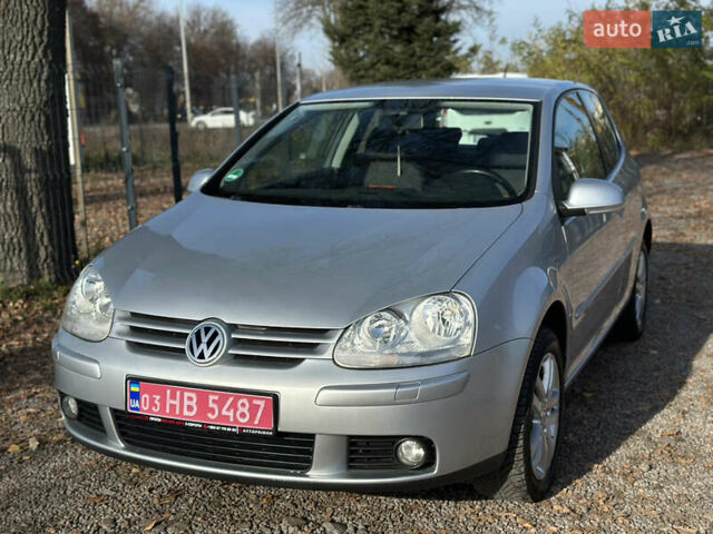 Серый Фольксваген Гольф, объемом двигателя 1.6 л и пробегом 235 тыс. км за 5100 $, фото 5 на Automoto.ua
