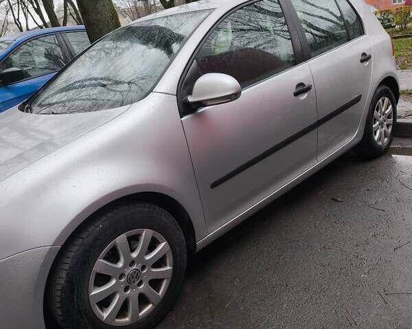 Сірий Фольксваген Гольф, об'ємом двигуна 1.6 л та пробігом 246 тис. км за 6400 $, фото 5 на Automoto.ua