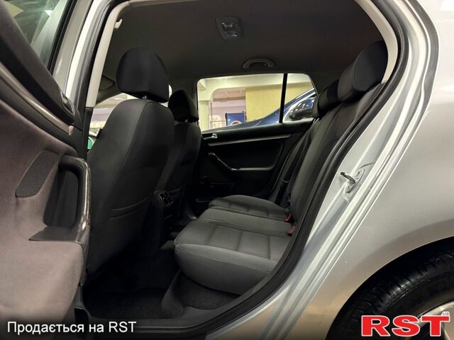 Серый Фольксваген Гольф, объемом двигателя 1.6 л и пробегом 187 тыс. км за 6500 $, фото 8 на Automoto.ua