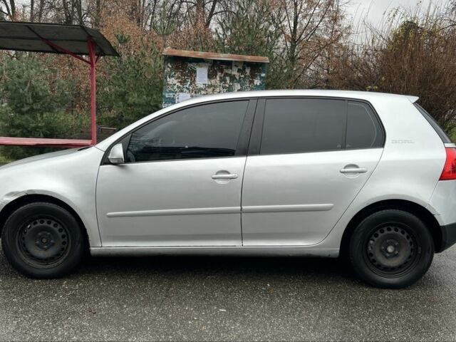 Серый Фольксваген Гольф, объемом двигателя 1.4 л и пробегом 305 тыс. км за 3600 $, фото 4 на Automoto.ua