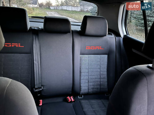 Серый Фольксваген Гольф, объемом двигателя 1.4 л и пробегом 183 тыс. км за 5250 $, фото 23 на Automoto.ua