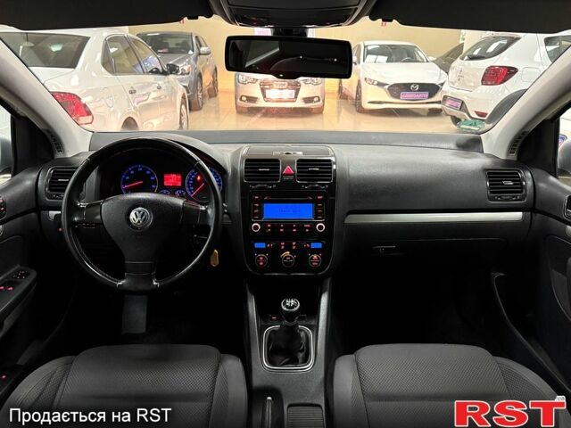 Серый Фольксваген Гольф, объемом двигателя 1.6 л и пробегом 187 тыс. км за 6500 $, фото 11 на Automoto.ua