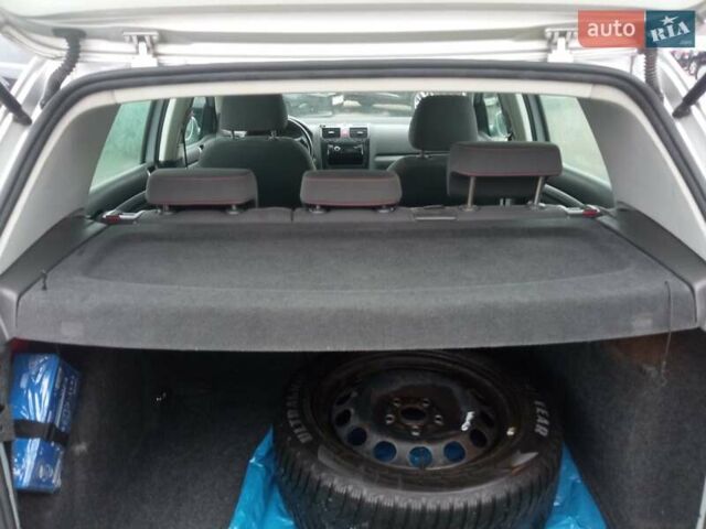 Серый Фольксваген Гольф, объемом двигателя 1.6 л и пробегом 260 тыс. км за 5500 $, фото 5 на Automoto.ua