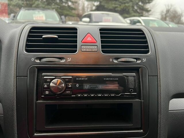 Серый Фольксваген Гольф, объемом двигателя 1.4 л и пробегом 233 тыс. км за 5900 $, фото 10 на Automoto.ua