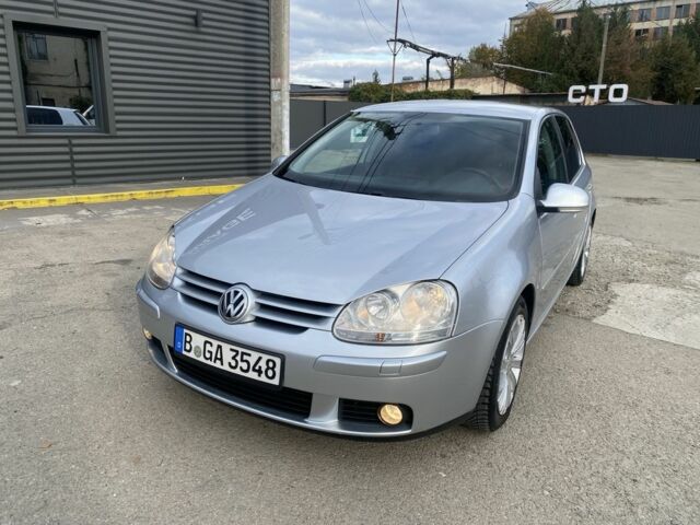 Серый Фольксваген Гольф, объемом двигателя 1.6 л и пробегом 173 тыс. км за 5000 $, фото 1 на Automoto.ua