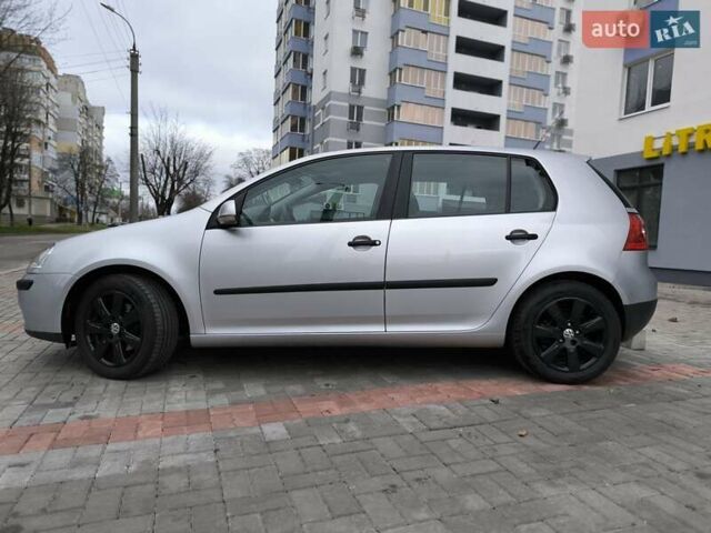 Серый Фольксваген Гольф, объемом двигателя 1.6 л и пробегом 208 тыс. км за 5700 $, фото 11 на Automoto.ua