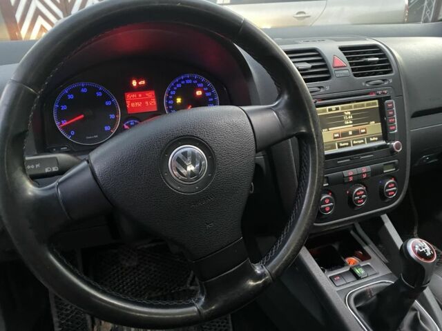 Серый Фольксваген Гольф, объемом двигателя 1.6 л и пробегом 218 тыс. км за 5400 $, фото 7 на Automoto.ua