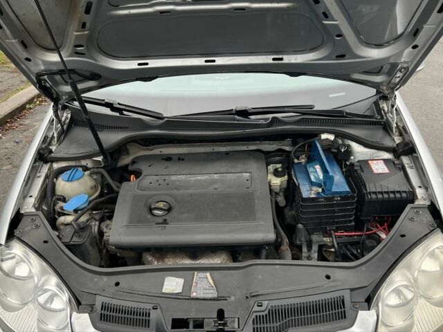 Серый Фольксваген Гольф, объемом двигателя 1.4 л и пробегом 305 тыс. км за 3600 $, фото 17 на Automoto.ua