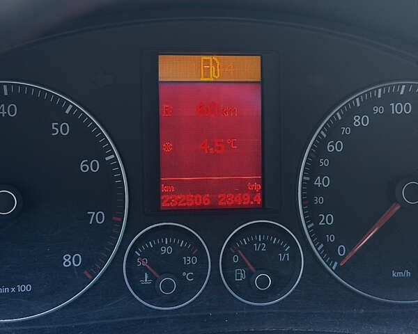 Серый Фольксваген Гольф, объемом двигателя 1.6 л и пробегом 232 тыс. км за 5900 $, фото 6 на Automoto.ua