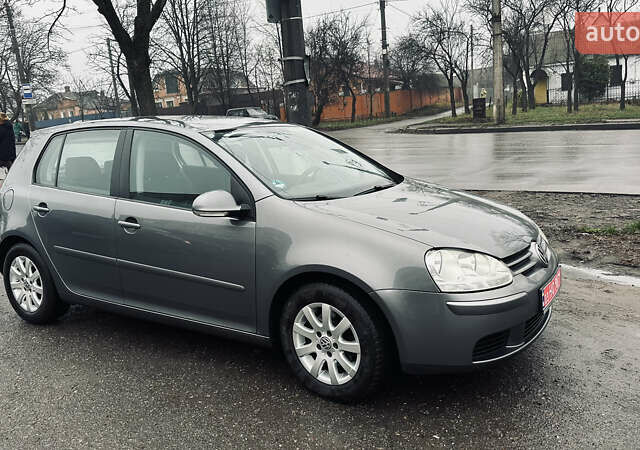 Серый Фольксваген Гольф, объемом двигателя 1.6 л и пробегом 185 тыс. км за 6500 $, фото 1 на Automoto.ua