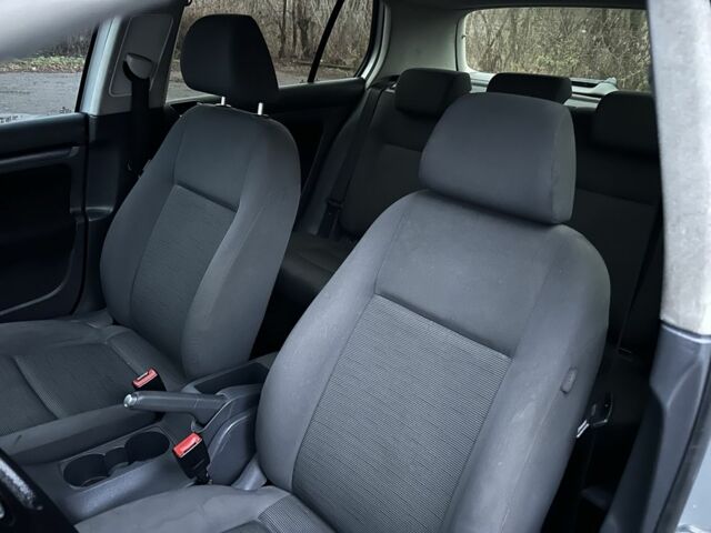 Сірий Фольксваген Гольф, об'ємом двигуна 1.9 л та пробігом 286 тис. км за 5200 $, фото 10 на Automoto.ua