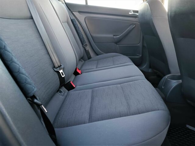 Серый Фольксваген Гольф, объемом двигателя 1.4 л и пробегом 195 тыс. км за 5450 $, фото 15 на Automoto.ua