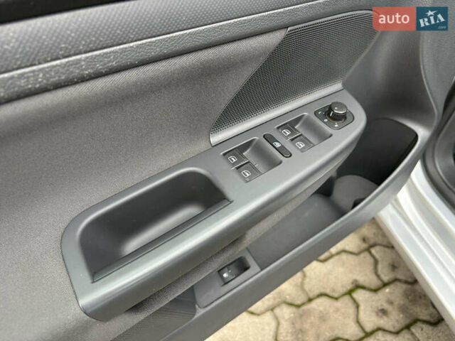 Сірий Фольксваген Гольф, об'ємом двигуна 1.4 л та пробігом 195 тис. км за 5600 $, фото 3 на Automoto.ua